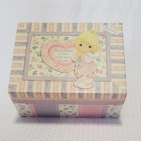 Precious  Moments  There's  Always  A  Place  In  My  Heart  Set - Picture 13 of 14